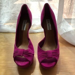 Steve Madden fuchsia pumps